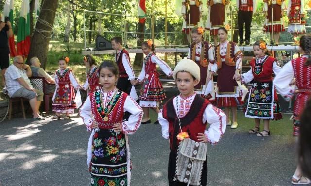 Самодейци от пет области на Тракийски събор